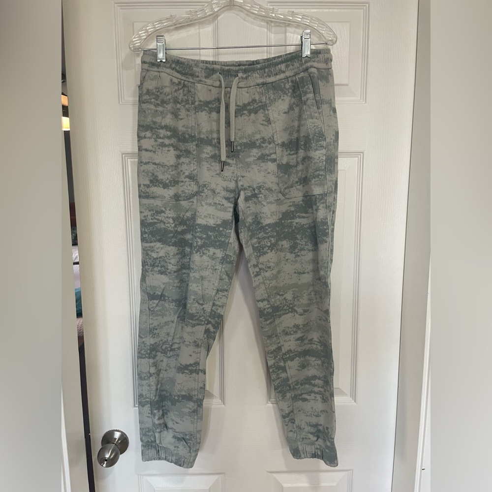 Women’s Athleta Green/Gray Jogger Pants
